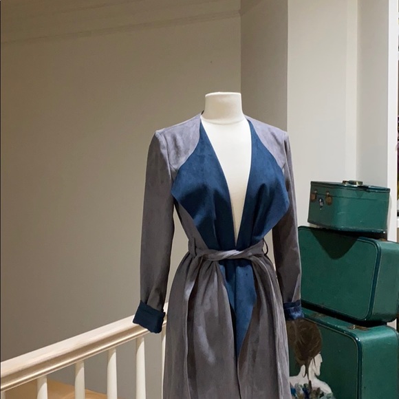 Badgley Mischka Jackets & Blazers - Amazing 😉 wrap